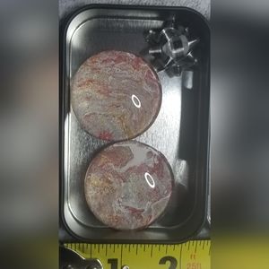 Original paint pouring magnets in gift tin.